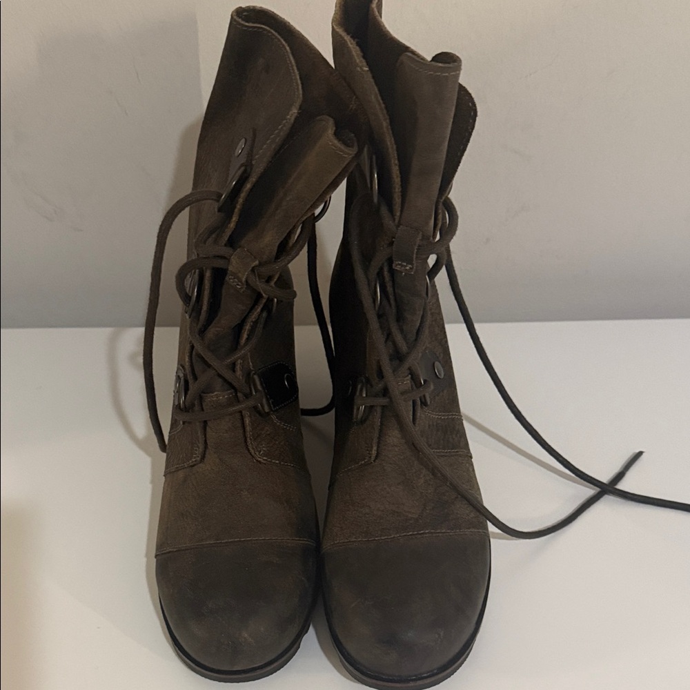 Sorel Brown Lace-Up Women's Boots